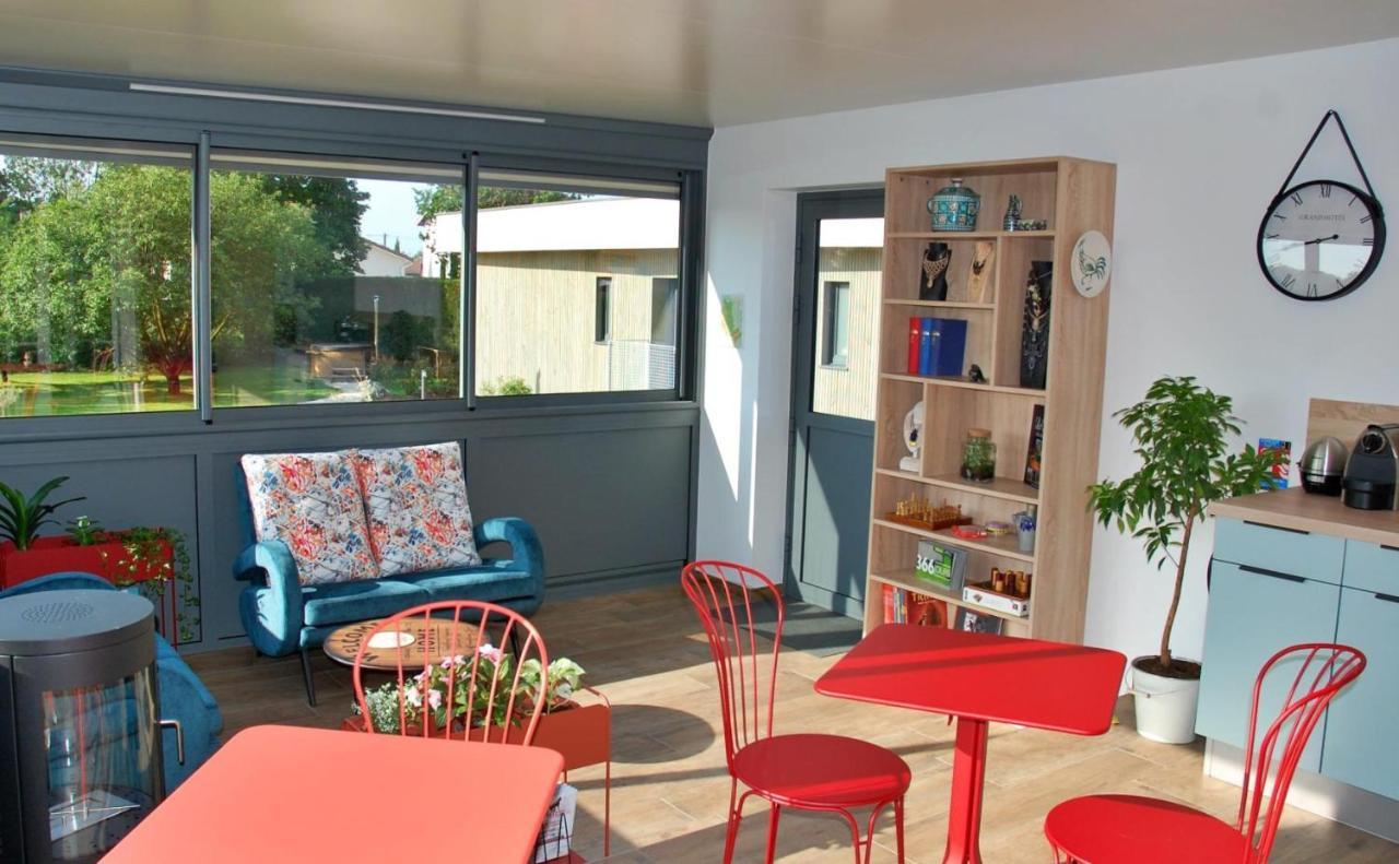 La Cle Des Chaumes Bed & Breakfast Boisset-les-Montrond Luaran gambar