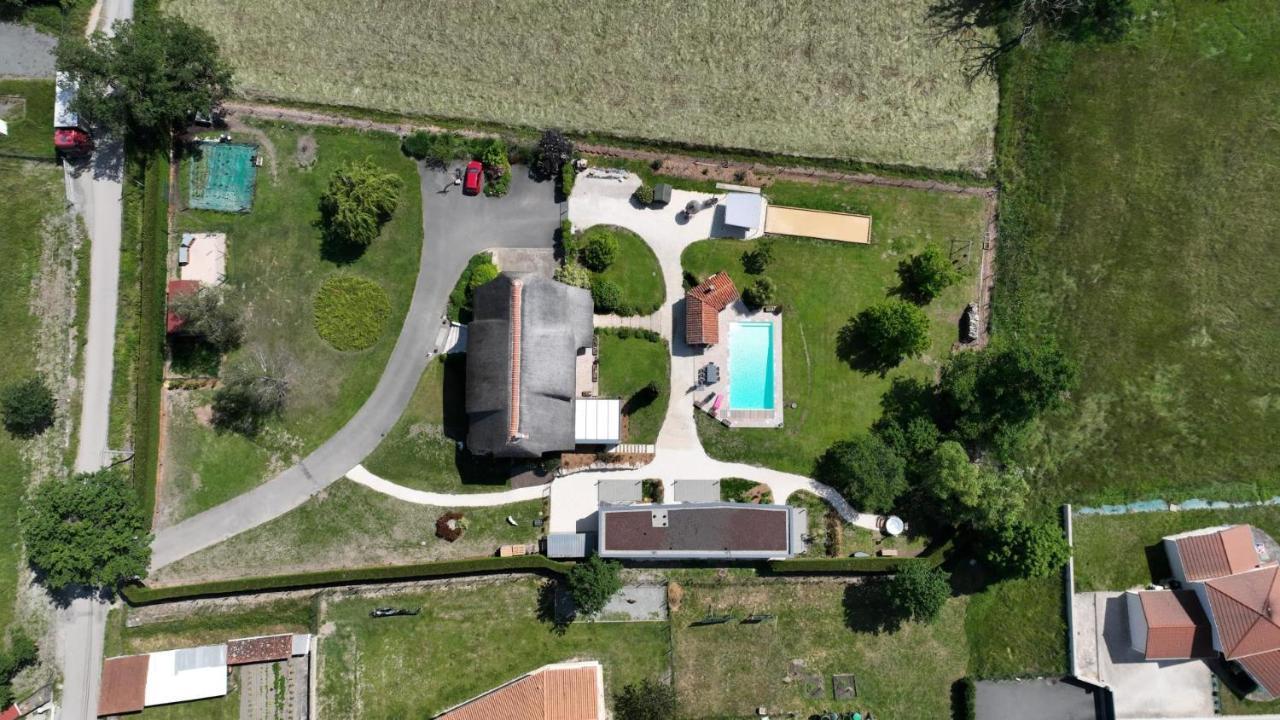 La Cle Des Chaumes Bed & Breakfast Boisset-les-Montrond Luaran gambar