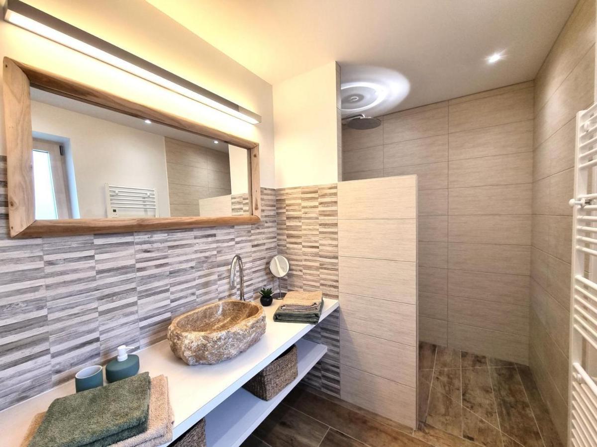 La Cle Des Chaumes Bed & Breakfast Boisset-les-Montrond Luaran gambar